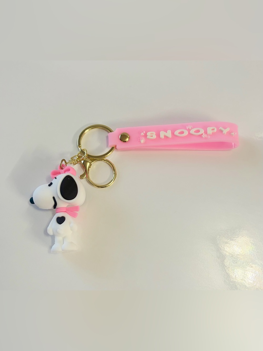 Pink Silicone Snoopy Keychain - Picture 3 of 5